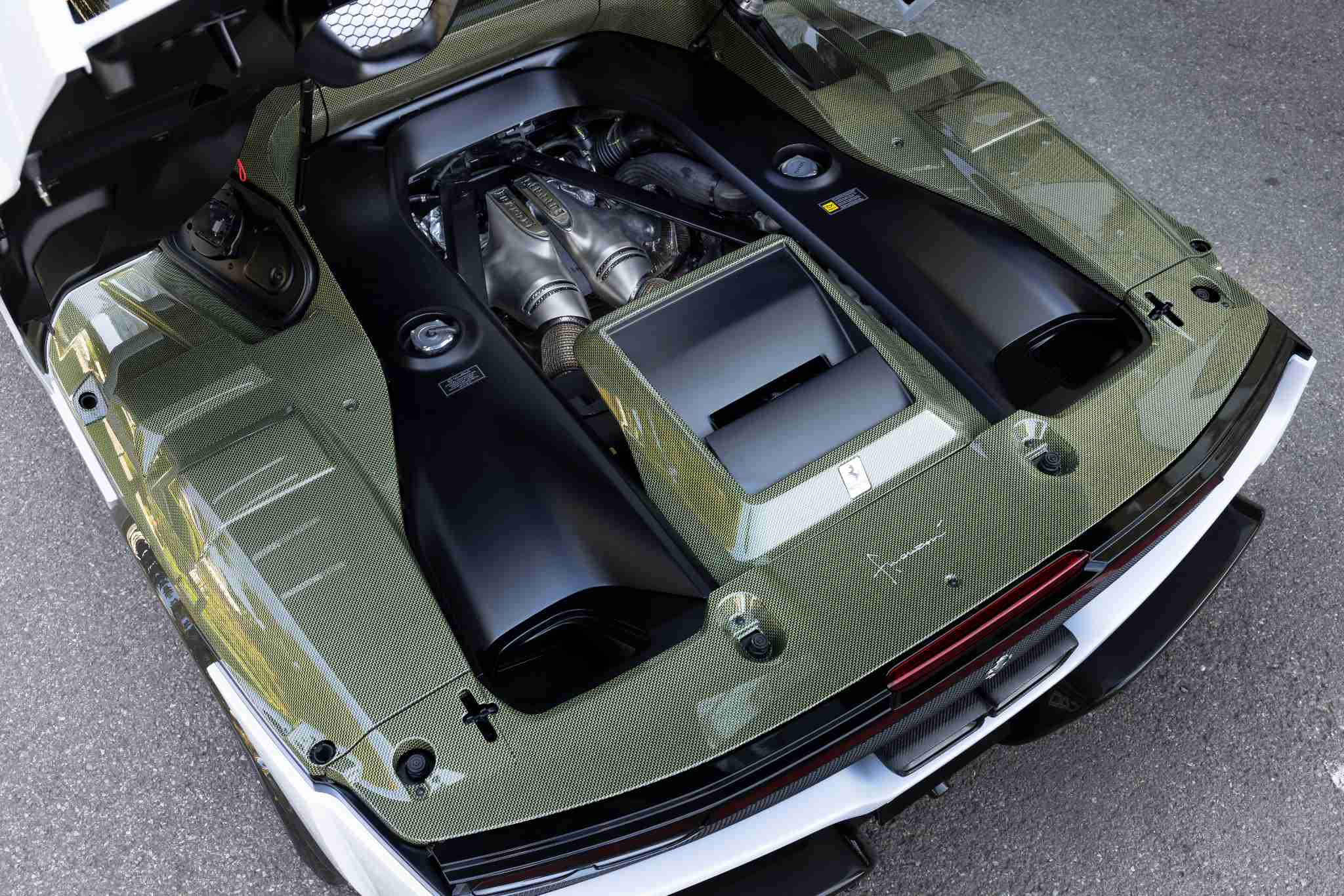 1761037596-resizecom Ferrari SC40 EXT  5 82bcb457-6b1f-4b89-a7f6-88