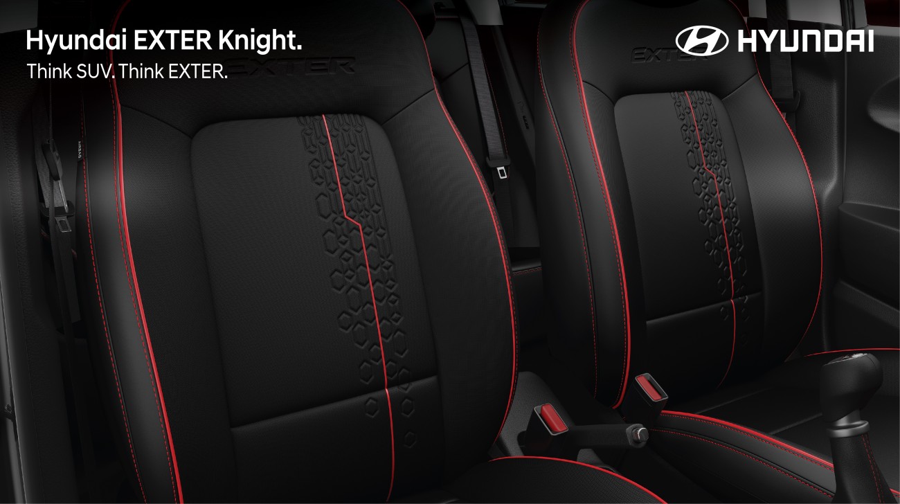 All Black Seats With Red Piping-02 1jpg