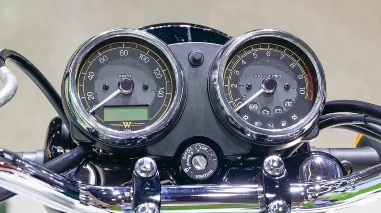 Kawasaki W230 Instrument Clusterjpg