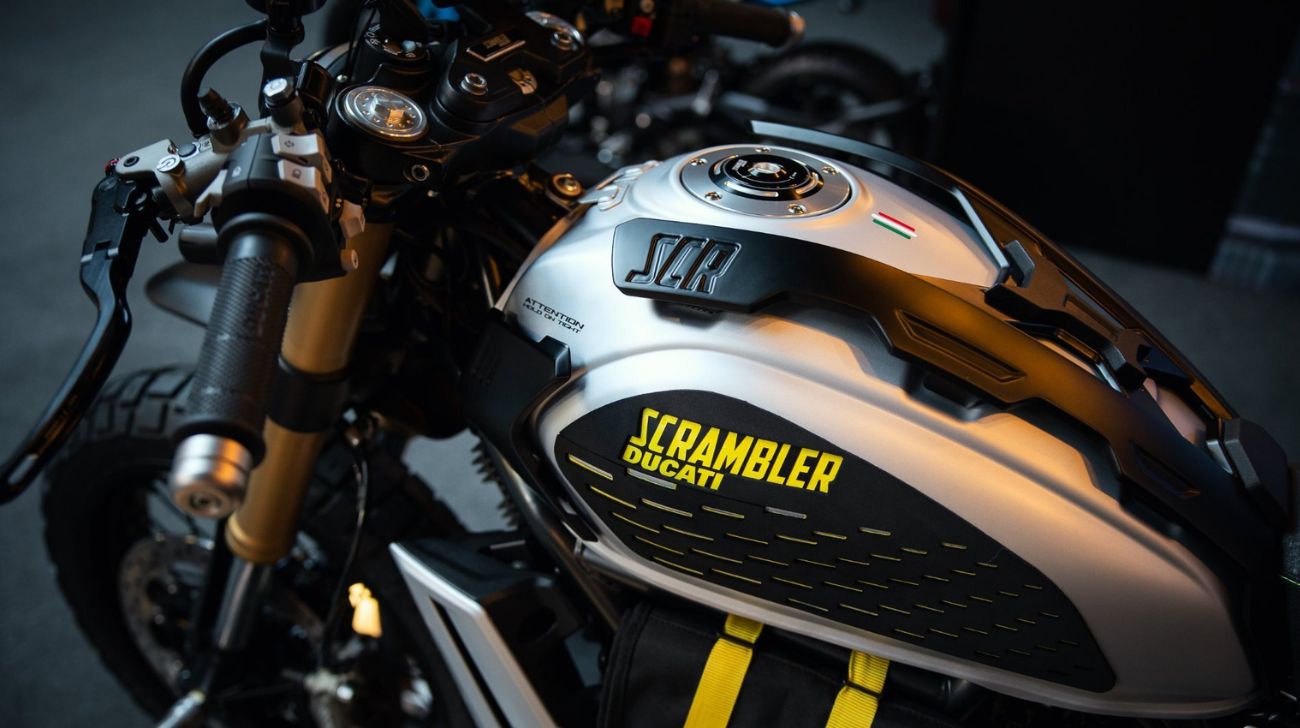 Scrambler-ducati-bikeshed-london-2024-rr241 Tankjpg