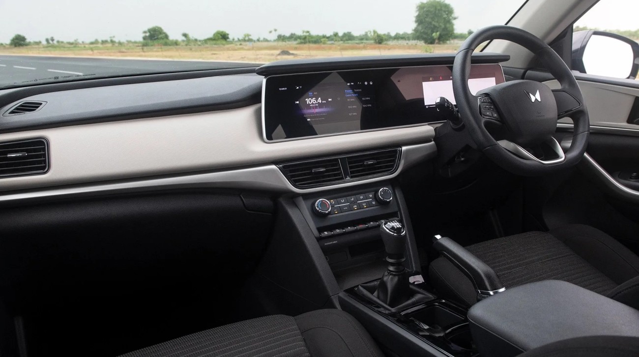 Xuv 700 Interior 2jpg