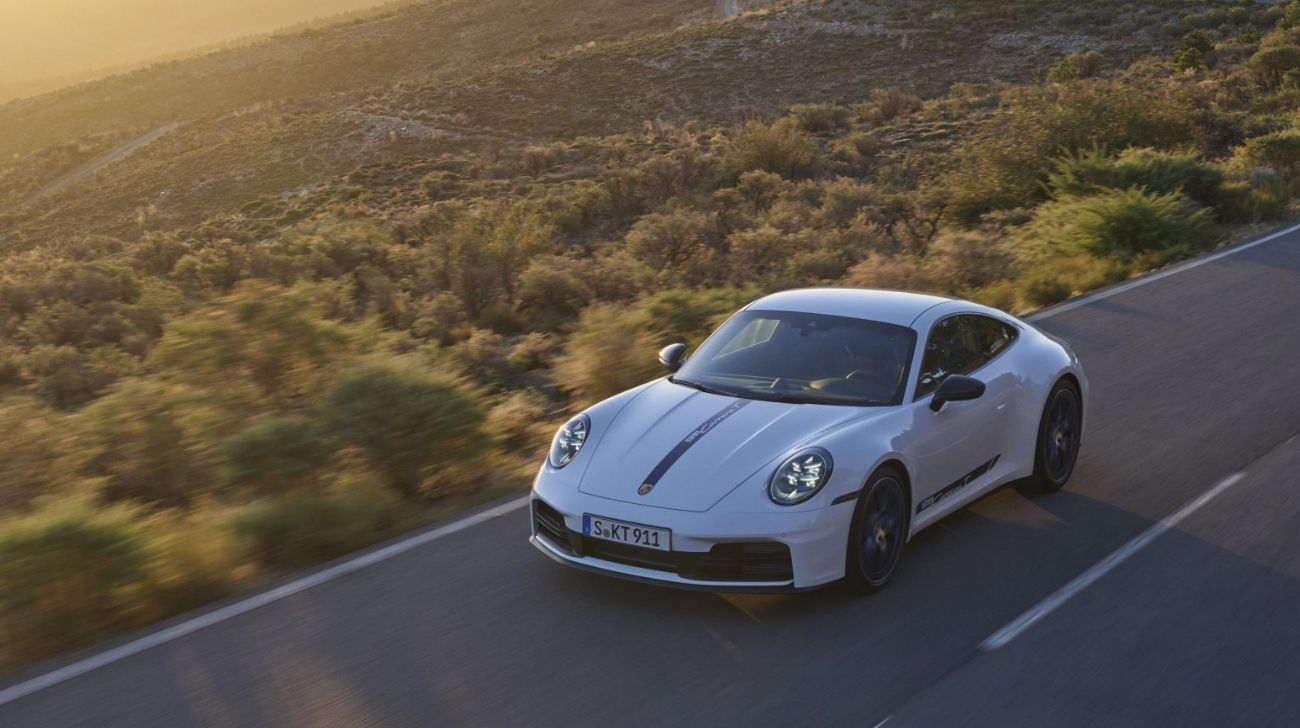 2025 Porsche 911 Carrera T Unveiled