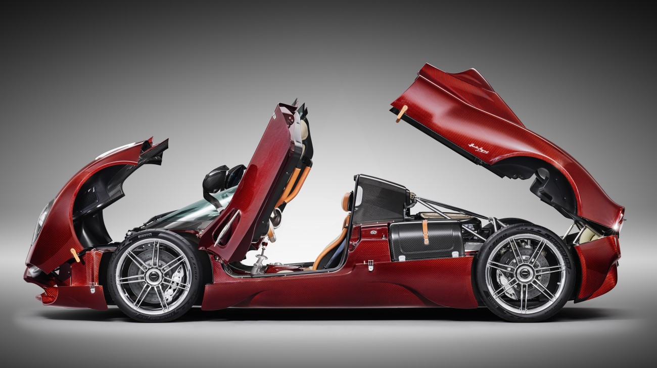 Pagani Utopia Roadster: This Manual Hypercar is a Utopian Beauty 