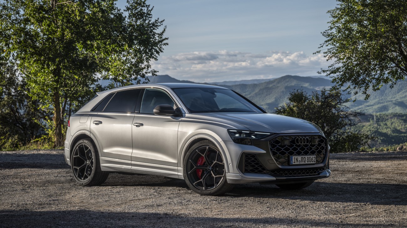 1732356635-Audi-RS-Q8-perfo