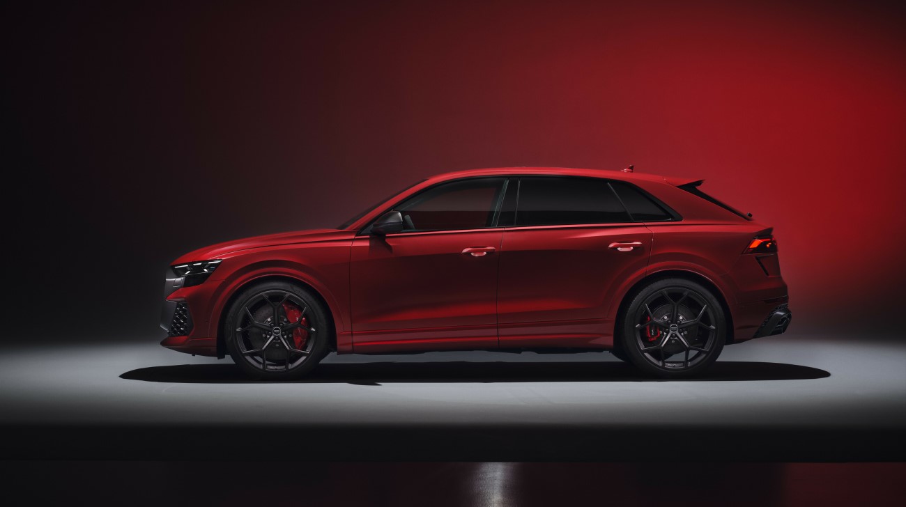 1732356635-Audi-RS-Q8-perfor