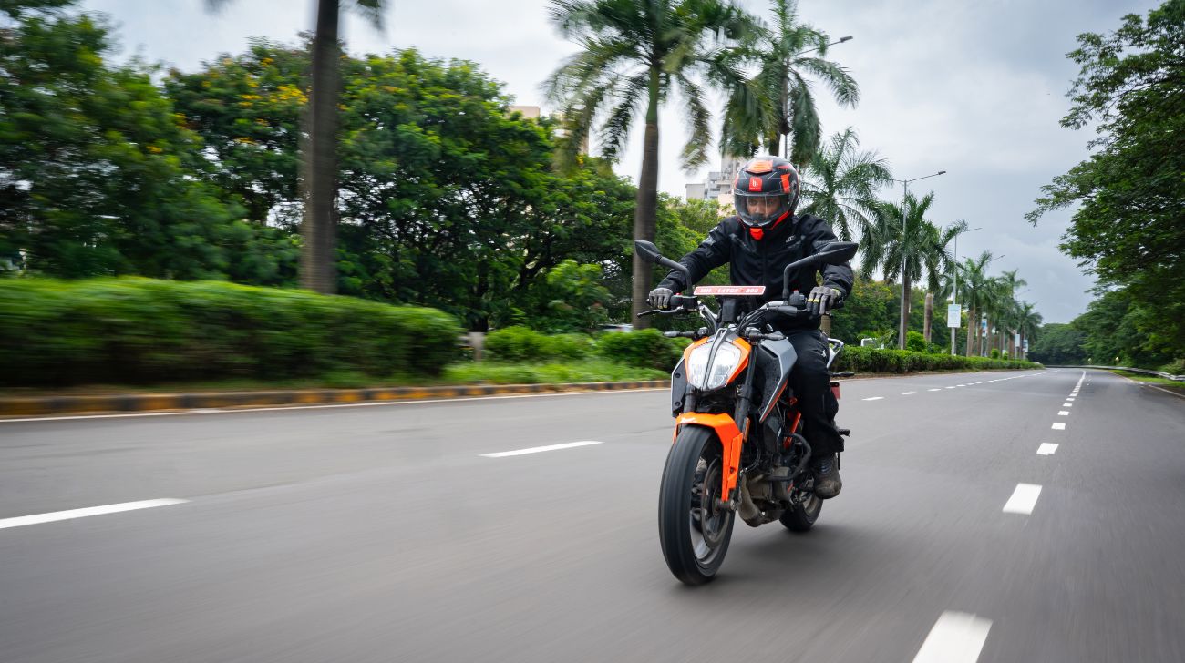 KTM 160 Duke First Ride Review: Small Engine, Big Attitude!