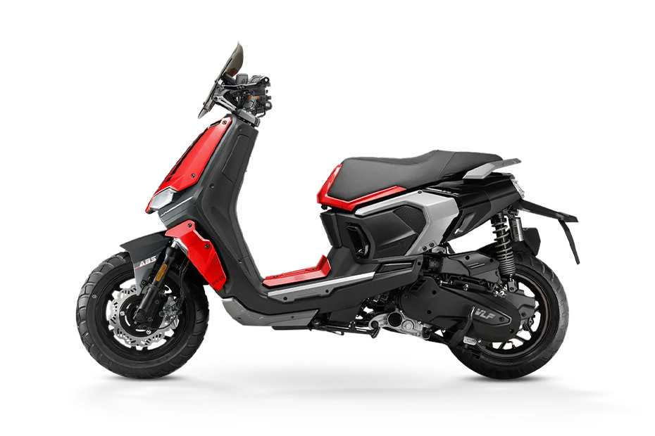 Editor's Choice Scooter OF THE YEAR VLF Mobster 135